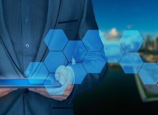 Czy interfejs może zawierać implementację metod?