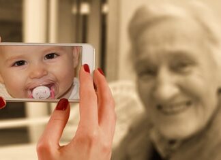 Jaka jest różnica między interfejsem a klasa abstrakcyjną?